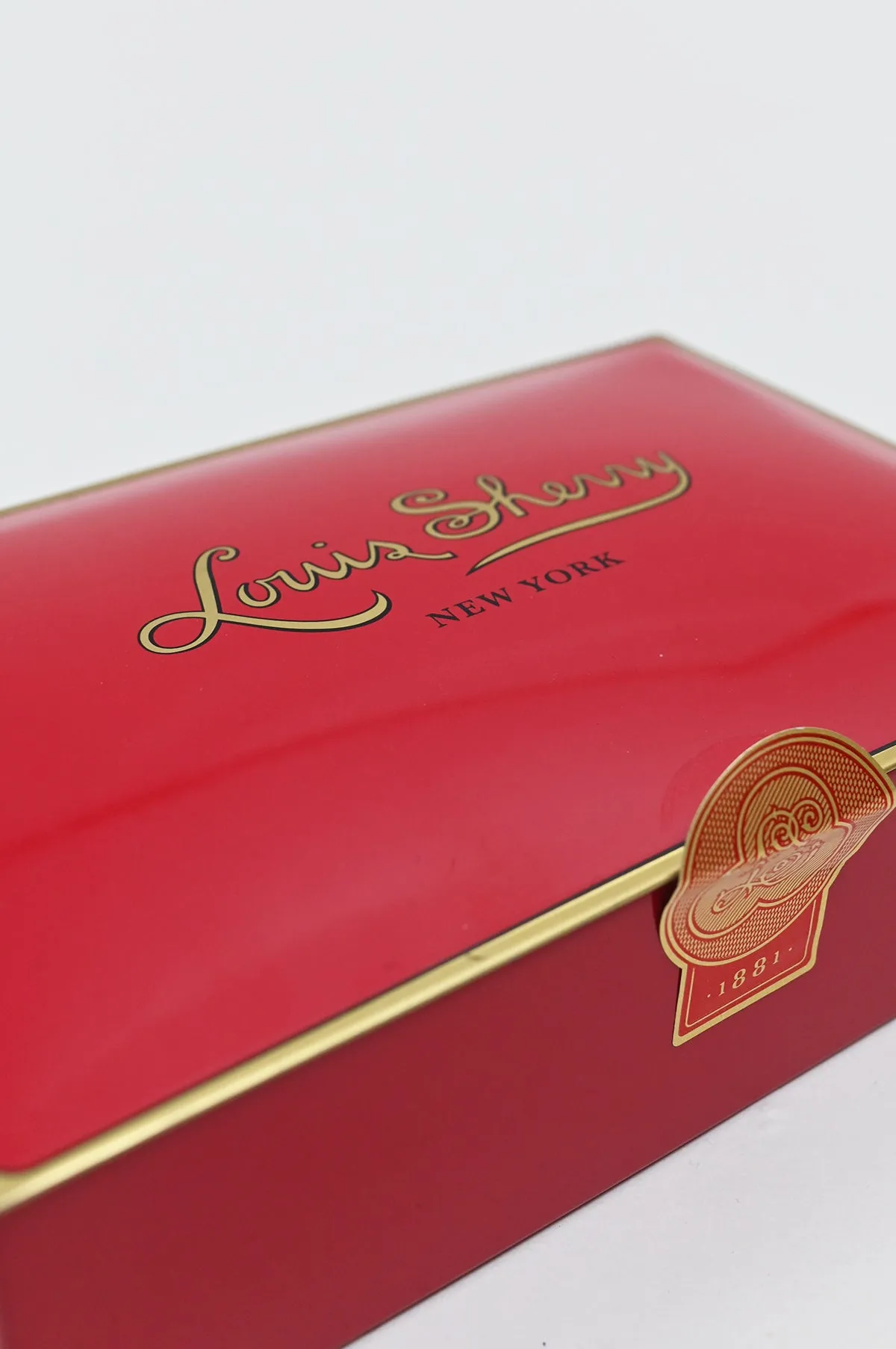 Vreeland Red 12-Piece Tin